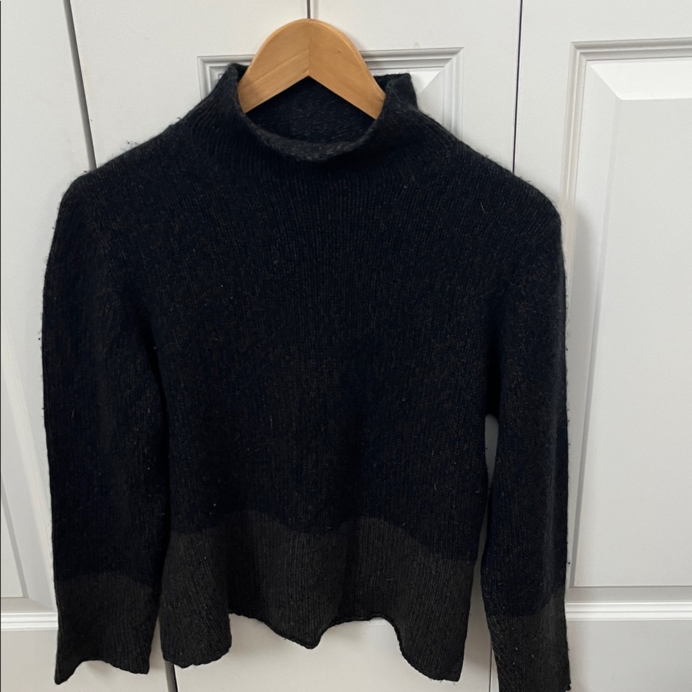 Chic Black Turtleneck Sweater Cashmere